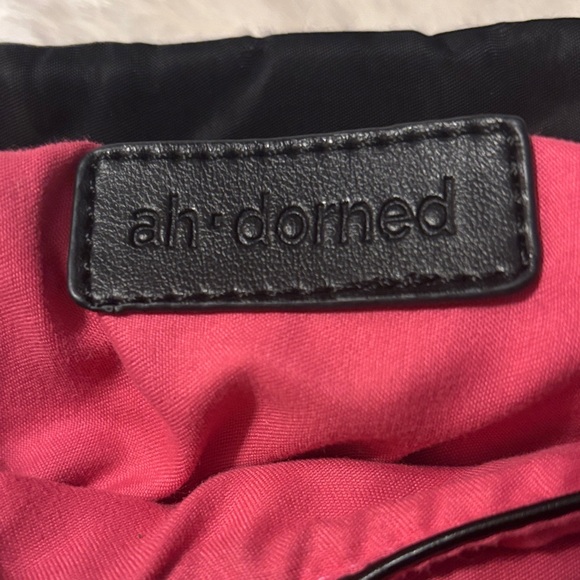 Elegant Black Shoulder Bag with Camouflage Strap - Picture 2 of 9